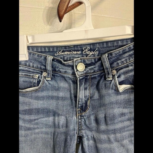 American Eagle Light Blue Wash Distressed High Rise Skinny‎ Jeans Womens Size 2 - Picture 2 of 5
